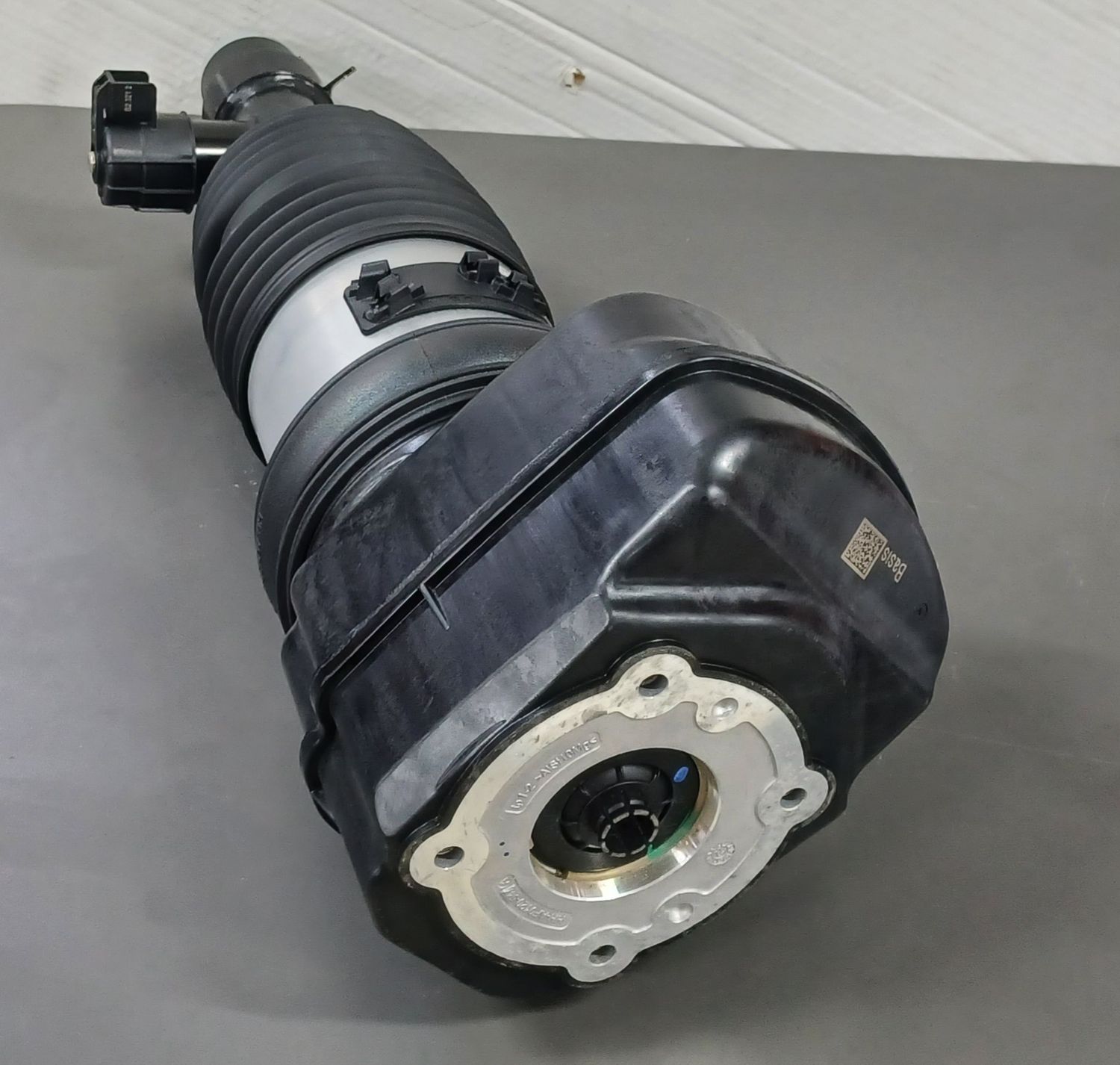 BMW 7 series ,G70 Air Spring Strut Front Left Side Brand New 760i 0km item