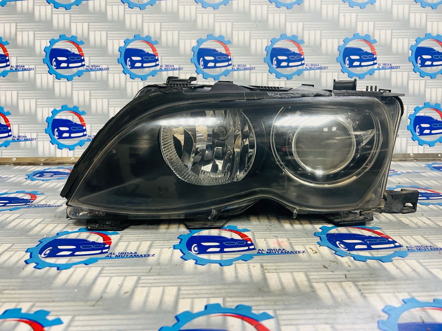 Bmw 3 series E46 leftside xenon headlight 6910971