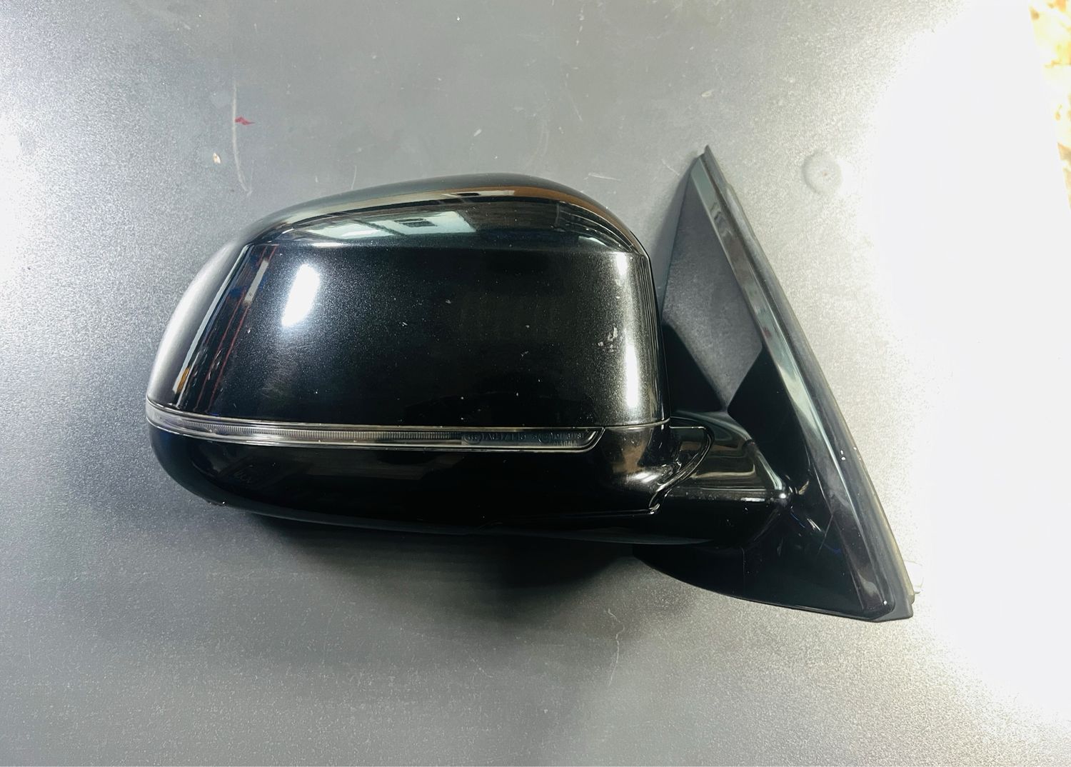 BMW X5 F15 RHD RIGHT SIDE MIRROR WITH SIGNAL AND CAMERA 
