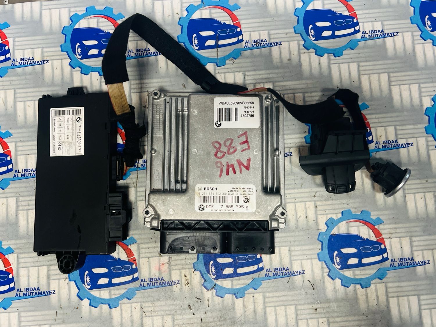 BMW N46 E88 ENGINE UNIT ECU SET 7589705 Genuine Product used