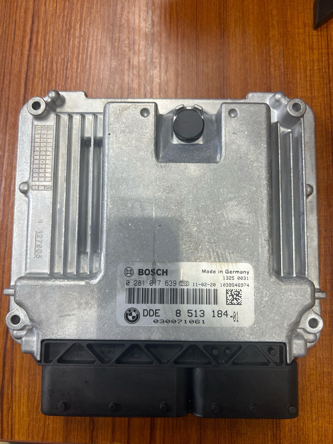 BMW X3 F25 N47D ENGINE CONTROL ECU UNIT MODULE 8513184