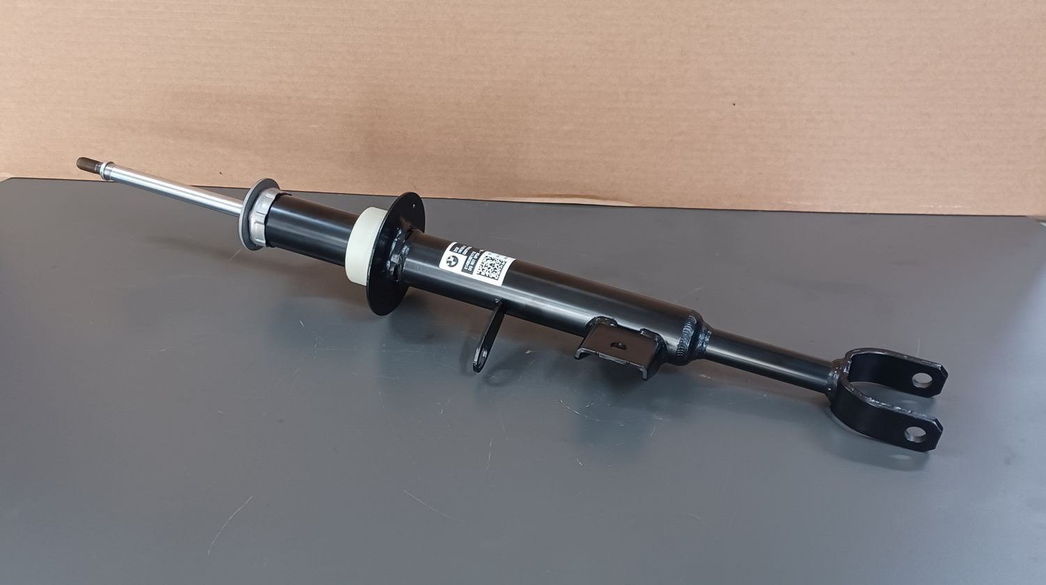BMW G60 Front shock Right Side-5A135A6 Good Quality Genuine Used Product