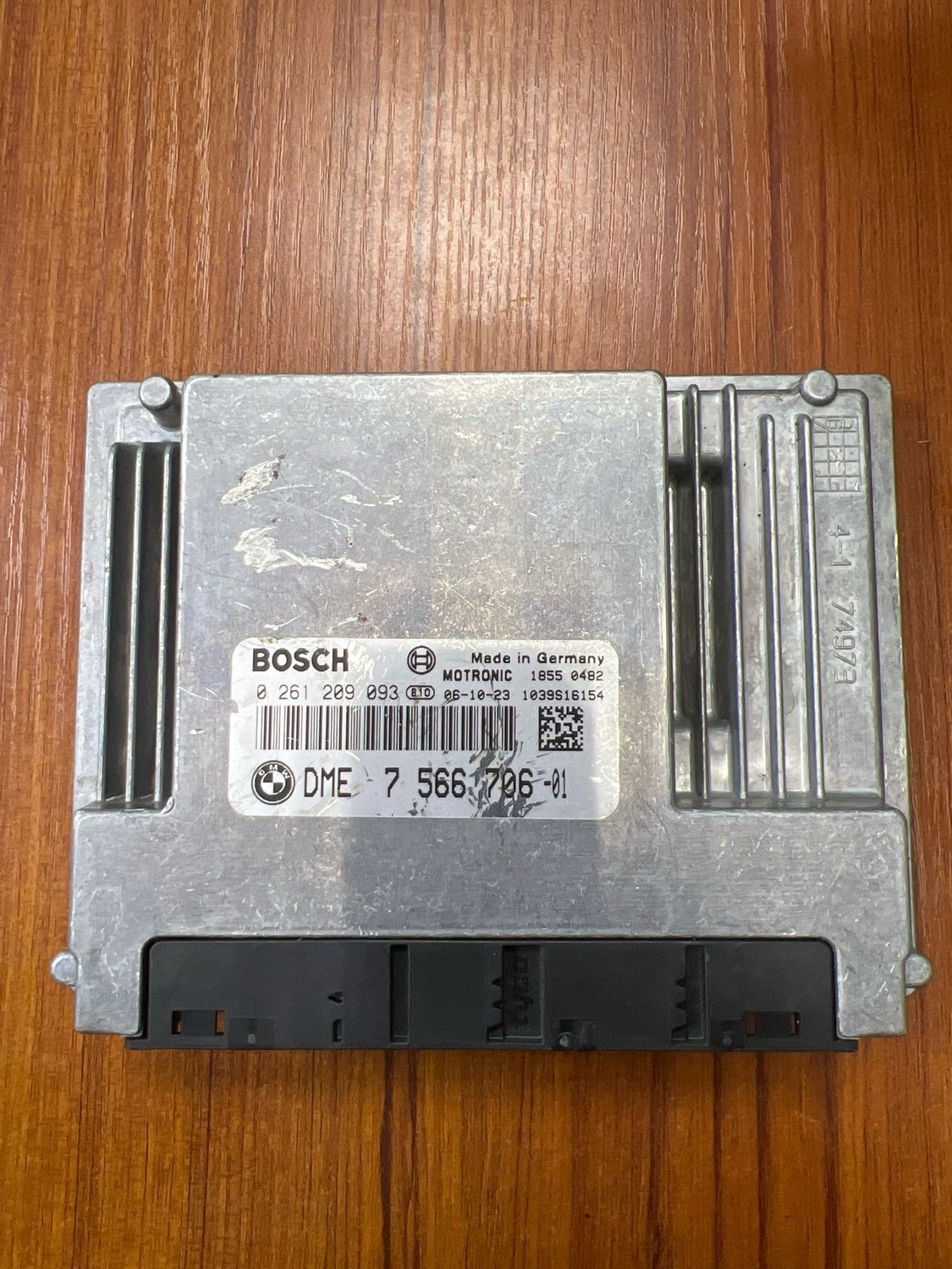 BMW 550i 650i E60 E61 E63 E64 E65 N62 ENGINE CONTROL ECU UNIT MODULE 7566706 Genuine Product used