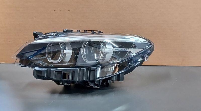 BMW F22 LCi Head Light LED Left Side 7476205 Genuine Product Brand New item