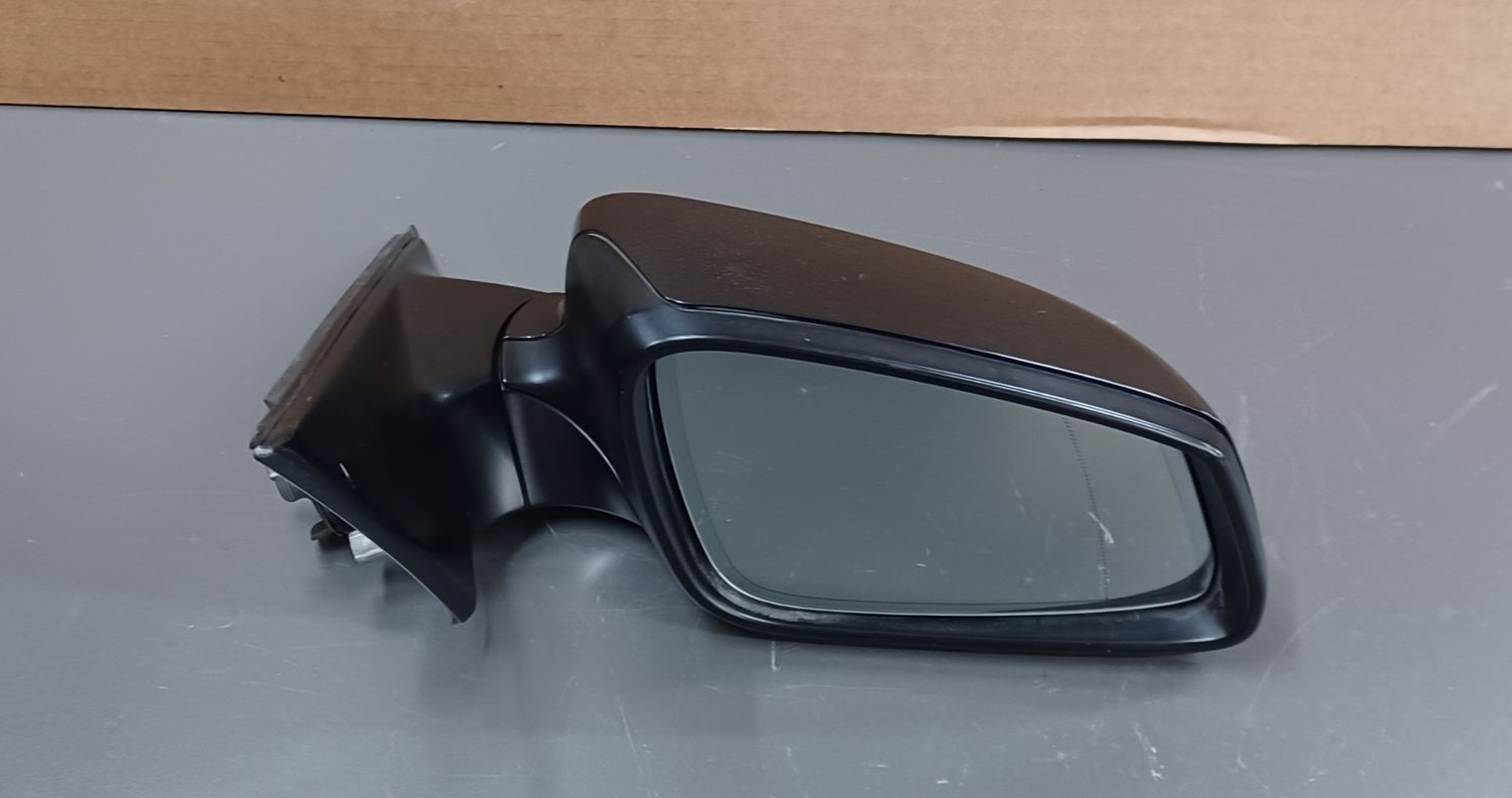BMW F10 Side Mirror Right Side Black Colour Foldable Type Genuine Product Used