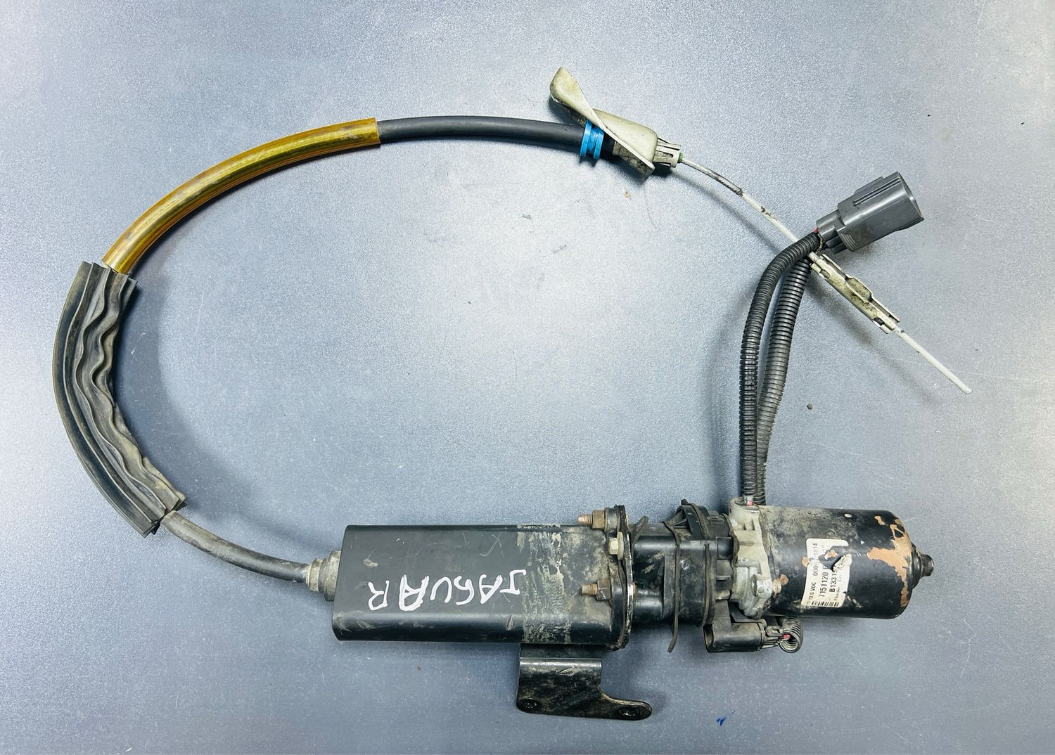 JAGUAR XF HANDBRAKE PARKING BRAKE ACTUATOR X250 2013 7151120