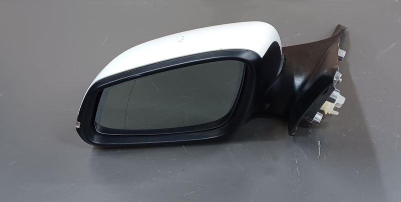 BMW F20 LCi 2015 Side Mirror Left Side White Colour Foldable Type With Signal Light Genuine Product Used