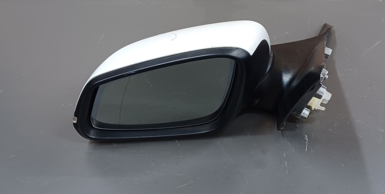 BMW F20 LCi 2015 Side Mirror Left Side White Colour Foldable Type With Signal Light Genuine Product Used