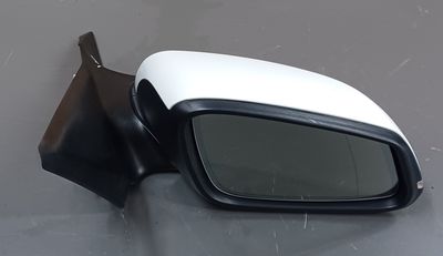 BMW F20 LCi 2015 Side Mirror Right Side White Colour Foldable type with signal Light Genuine Product BMW F20 LCi 2015 Side Mirror Right Side White Colour Foldable type with signal Light Genuine Product