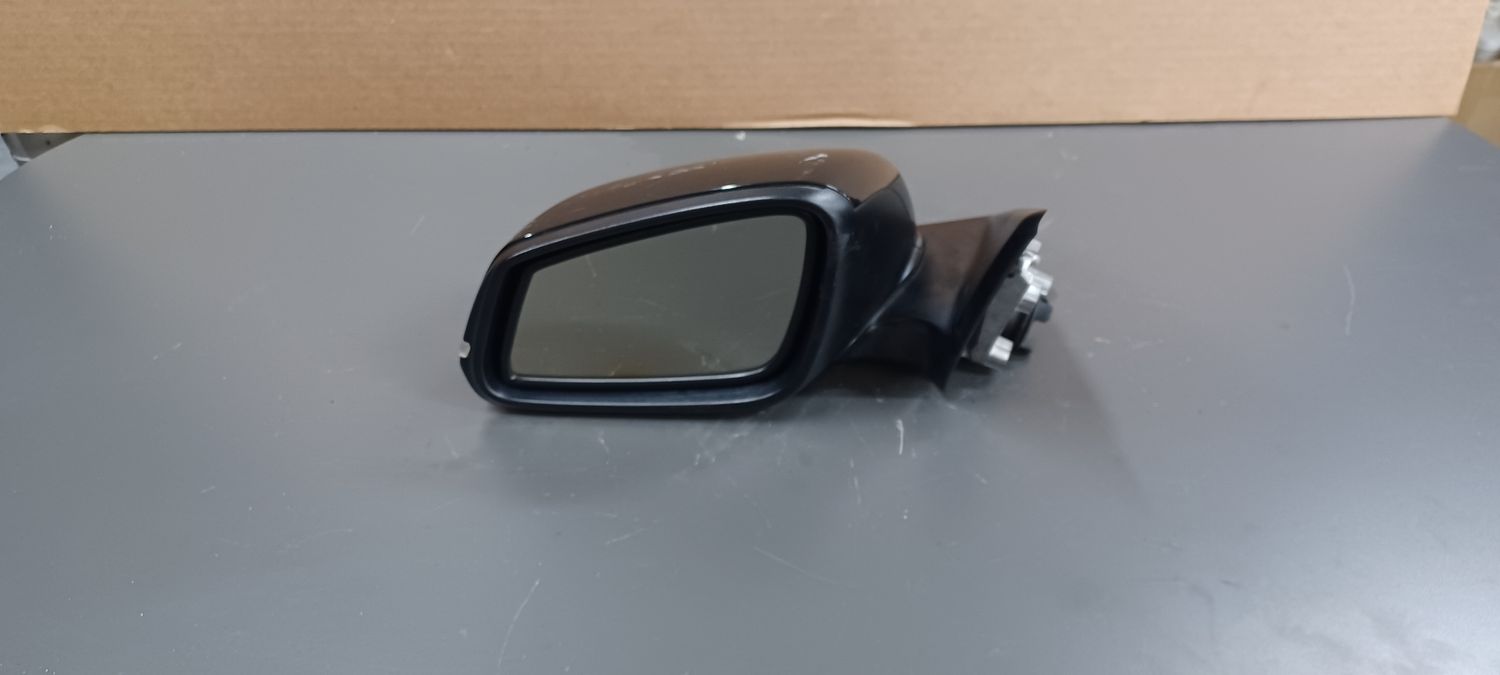BMW F30 Side Mirror Left Side Black Colour Foldable Type With Signal Light Genuine Product used