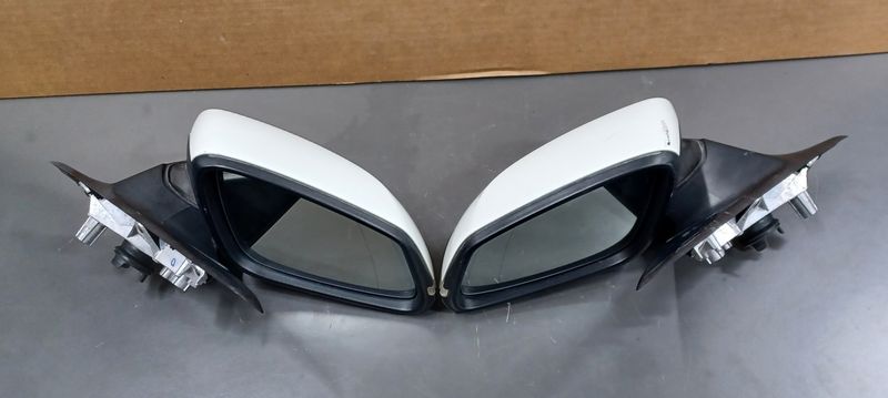 BMW F30 Side Mirror Right & Left Pair White Colour Foldable Type With Signal Light Genuine Product used