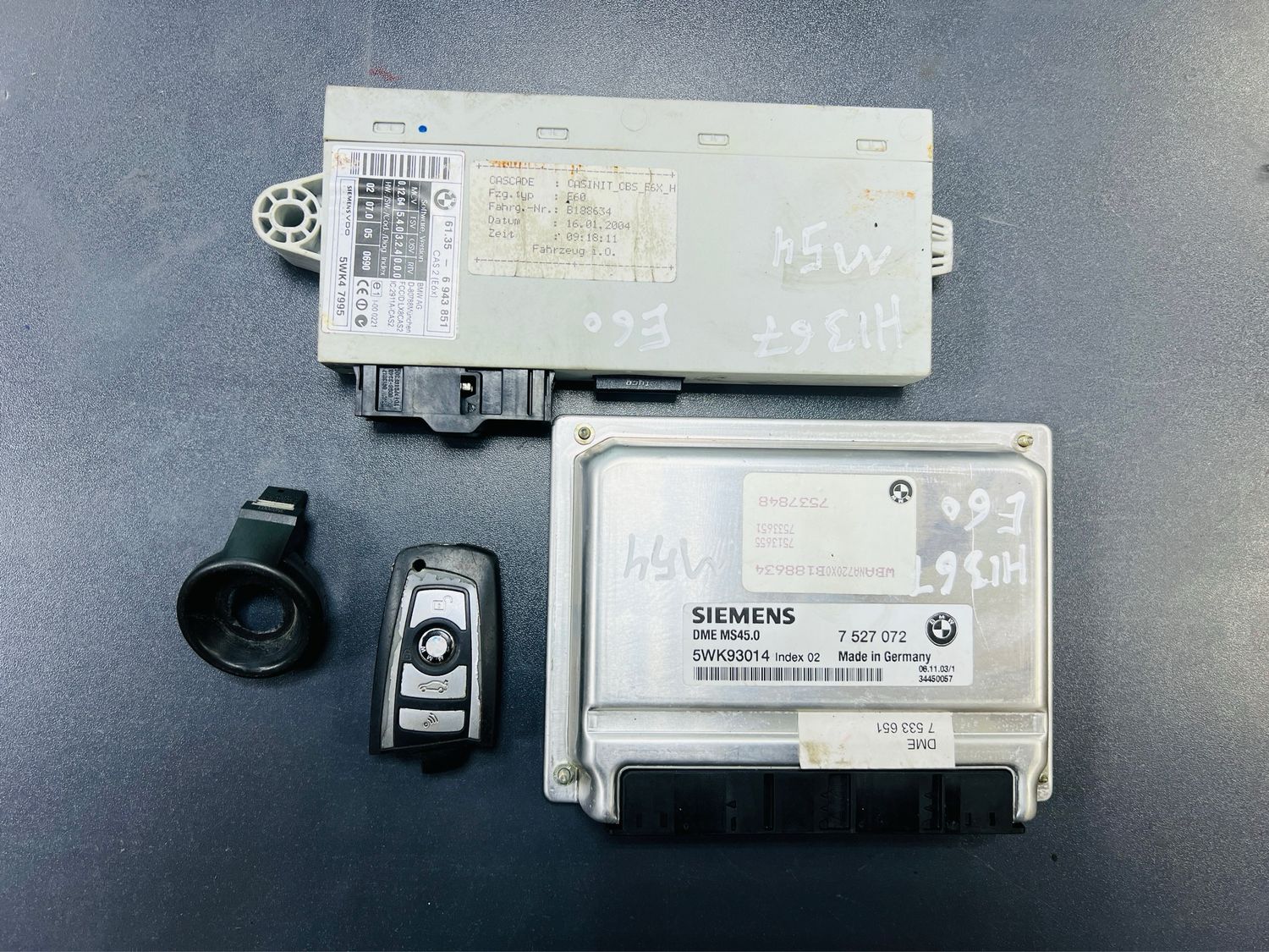 BMW 530i M54 E60 2004 ENGINE CONTROL ECU UNIT SET MS45.0 7527072
