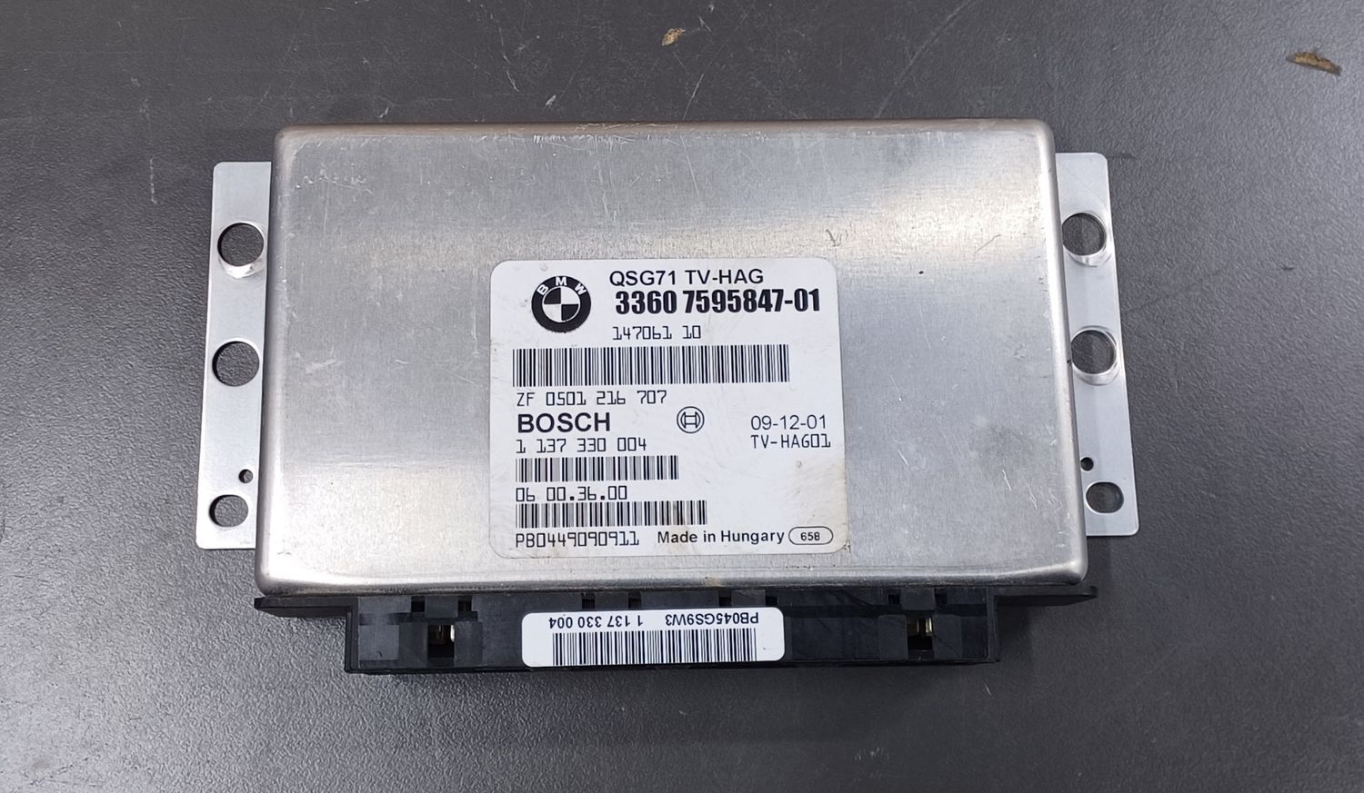 BMW E70,X5 Rear Differential Locking Control Module 7595847 Genuine Product Used item