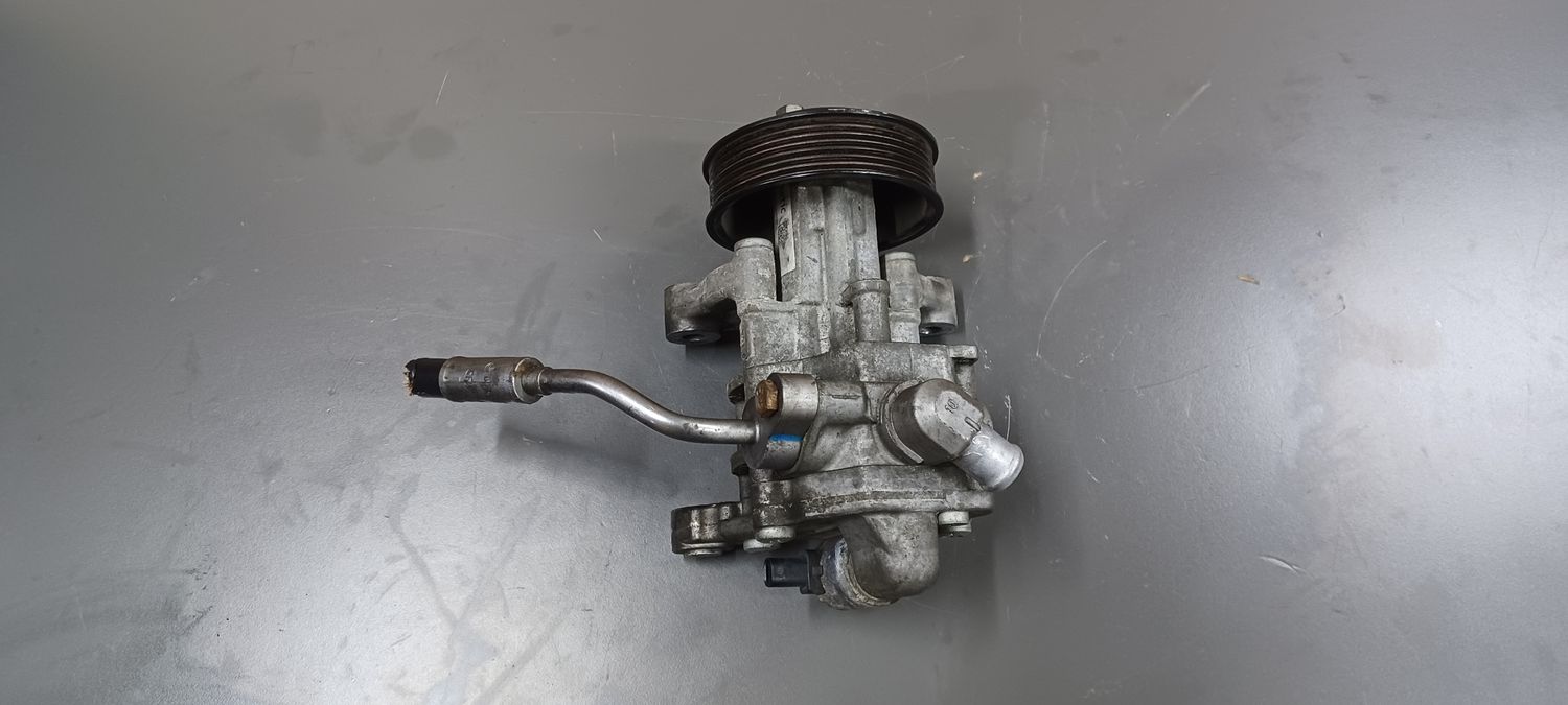 BMW X5,E70 Powr Steering Pump Motor 6796456 Genuine Product used item