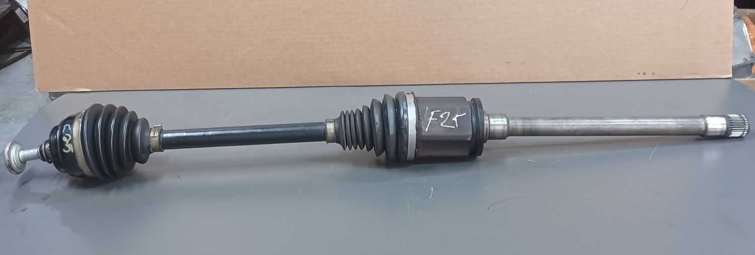 BMW X3,F25 Front Right Drive Shaft 7598028 Genuine Product Used