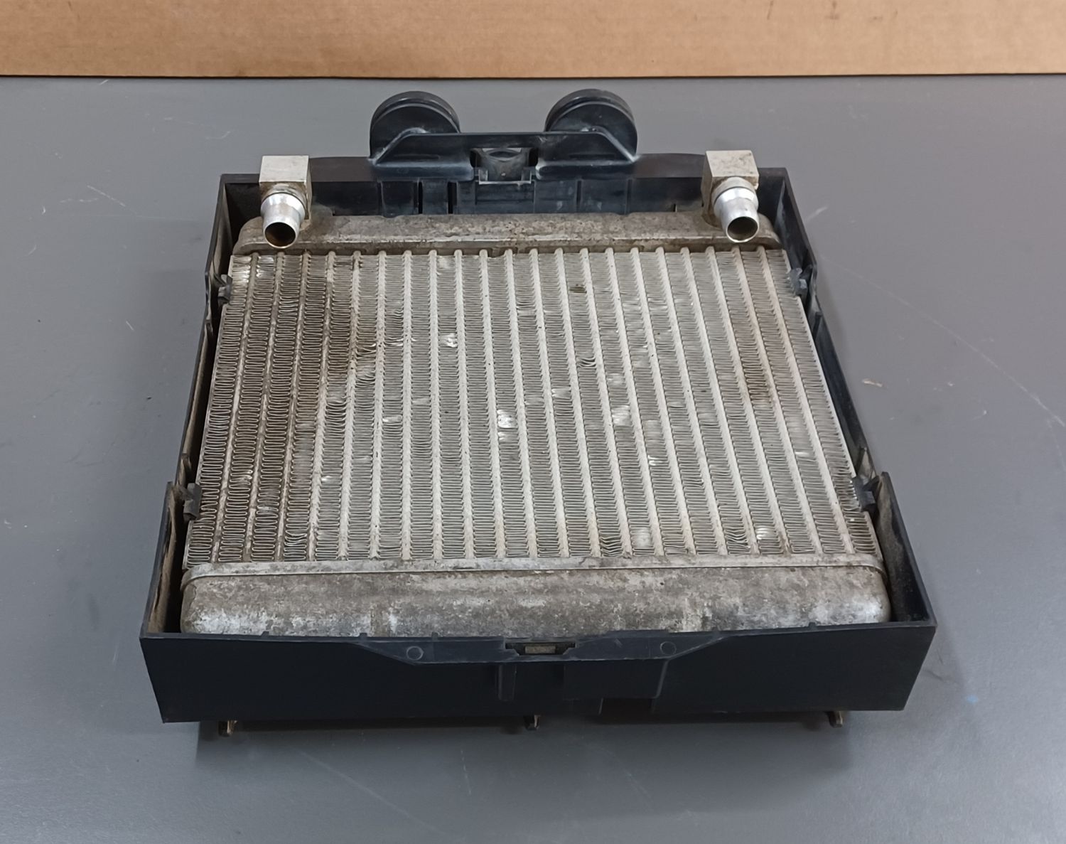 BMW F07 GT,F12 Engine Oil Cooler 7572542 Genuine Product used