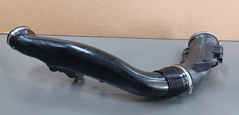 BMW F07 GT,F10,F01 LCi Air Duct With Air Mass Meter 7583726 Genuine Product Used