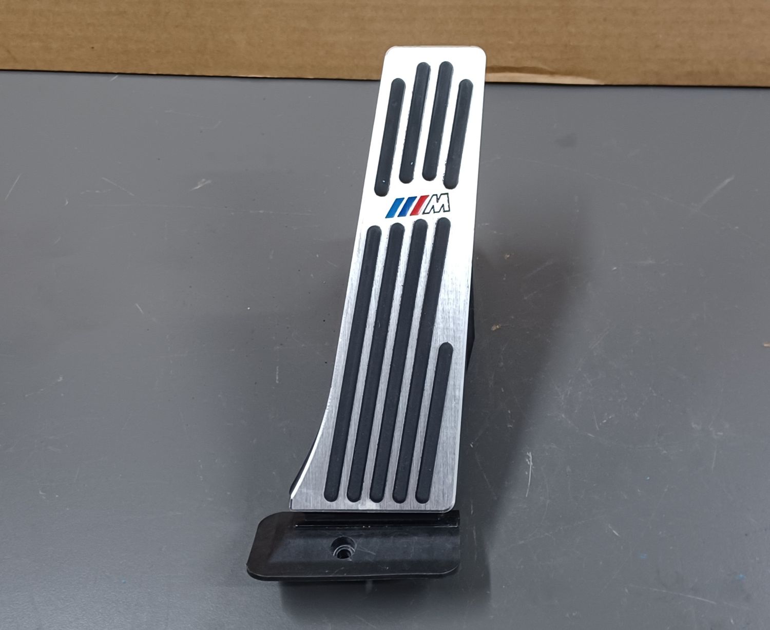 BMW E90 E60 Accelerate Pedal Module Automatic 6852644 Genuine Product used