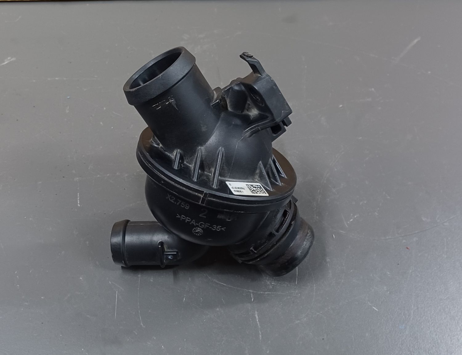 BMW F06 Gran Coupe F01 LCi Engine Thermostat Housing 7605431 Genuine Product used