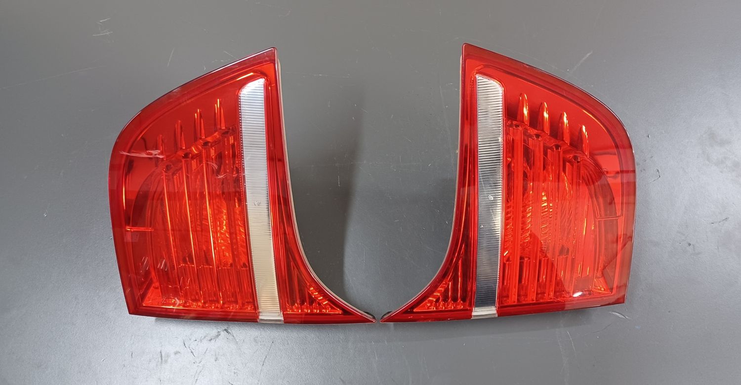 BMW X6 E71 E72 Rear Tail Light in Trunk lid Left and Right Pair 7179987, 7179988 Genuine Product Used