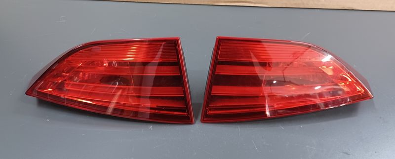 BMW X1 E84 Rear Tail Light in Trunk lid Left and Right Pair 2990113, 2990114 Genuine Product used