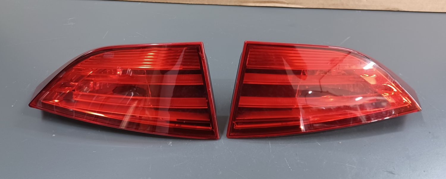 BMW X1 E84 Rear Tail Light in Trunk lid Left and Right Pair 2990113, 2990114 Genuine Product used