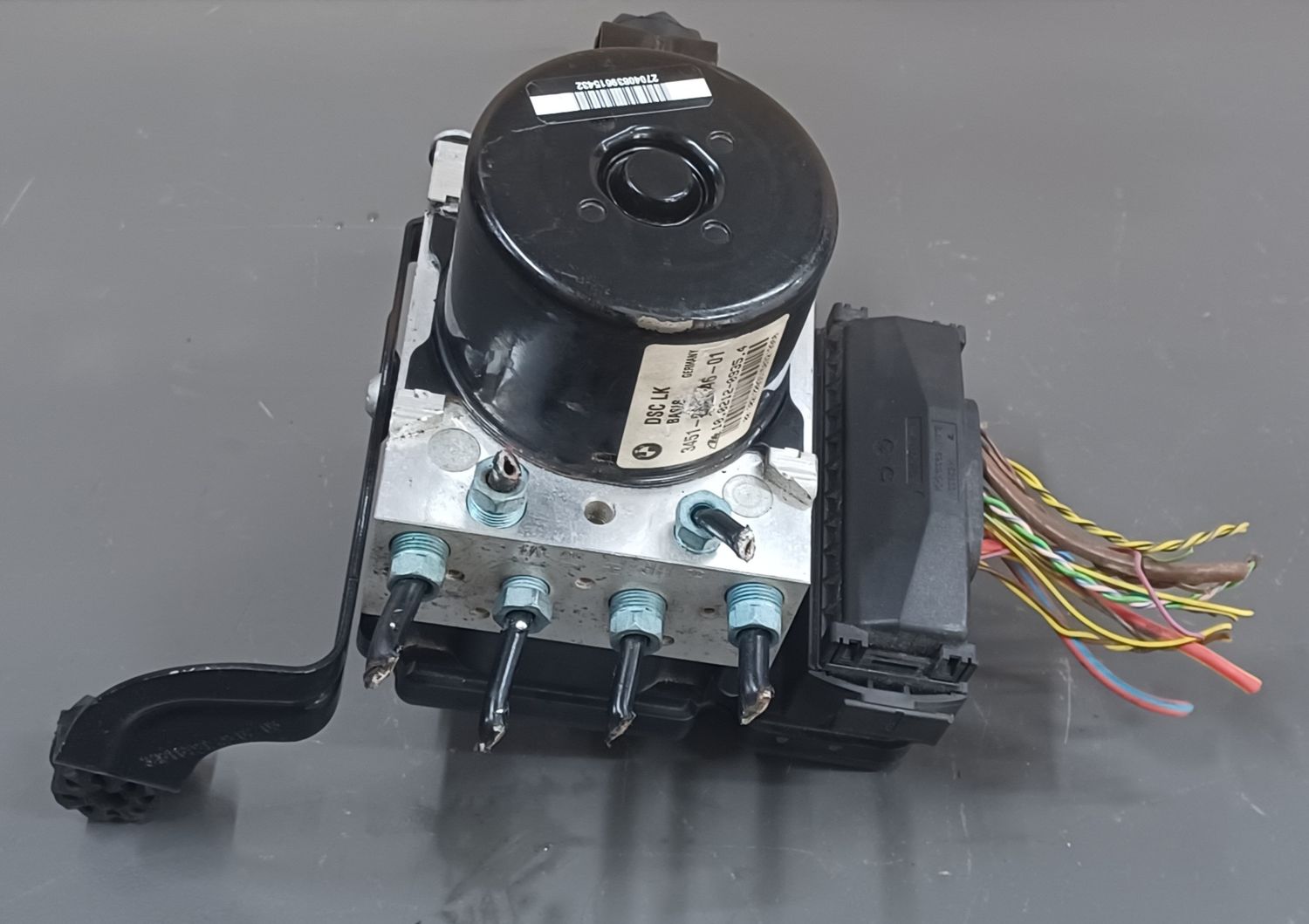 BMW 328i , 335i ABS Pump and Control unit 6790146 Genuine Product used