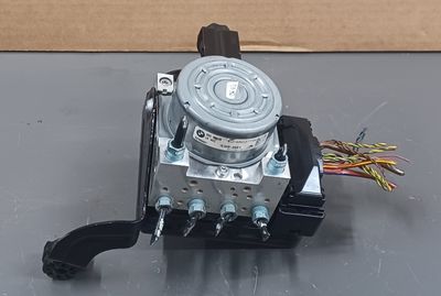 BMW F31,F32 ABS Pump and Control Unit 6861377 Genuine Product used