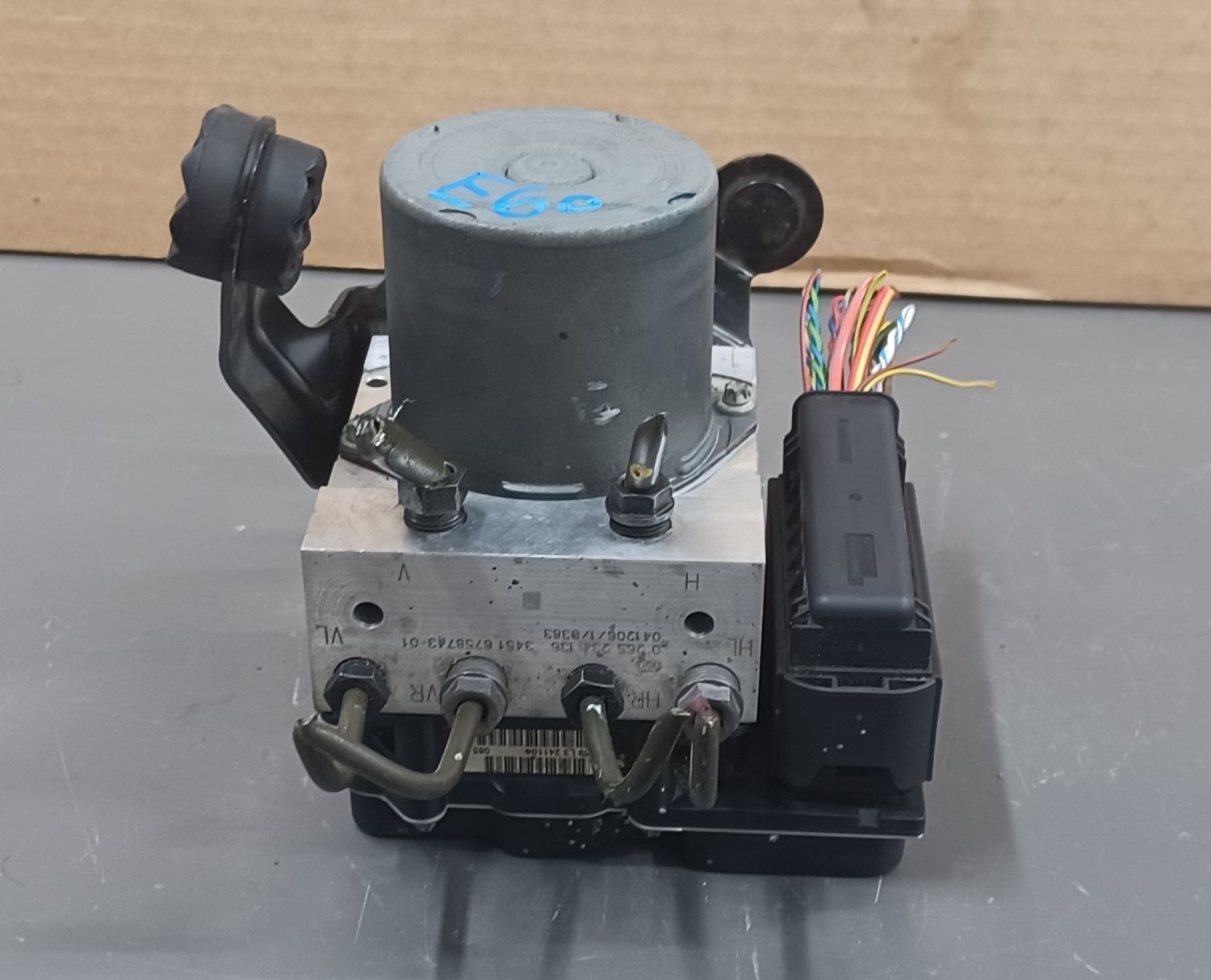 BMW E60,E61 ABS Pump and Control Unit 6758743 Genuine Product used