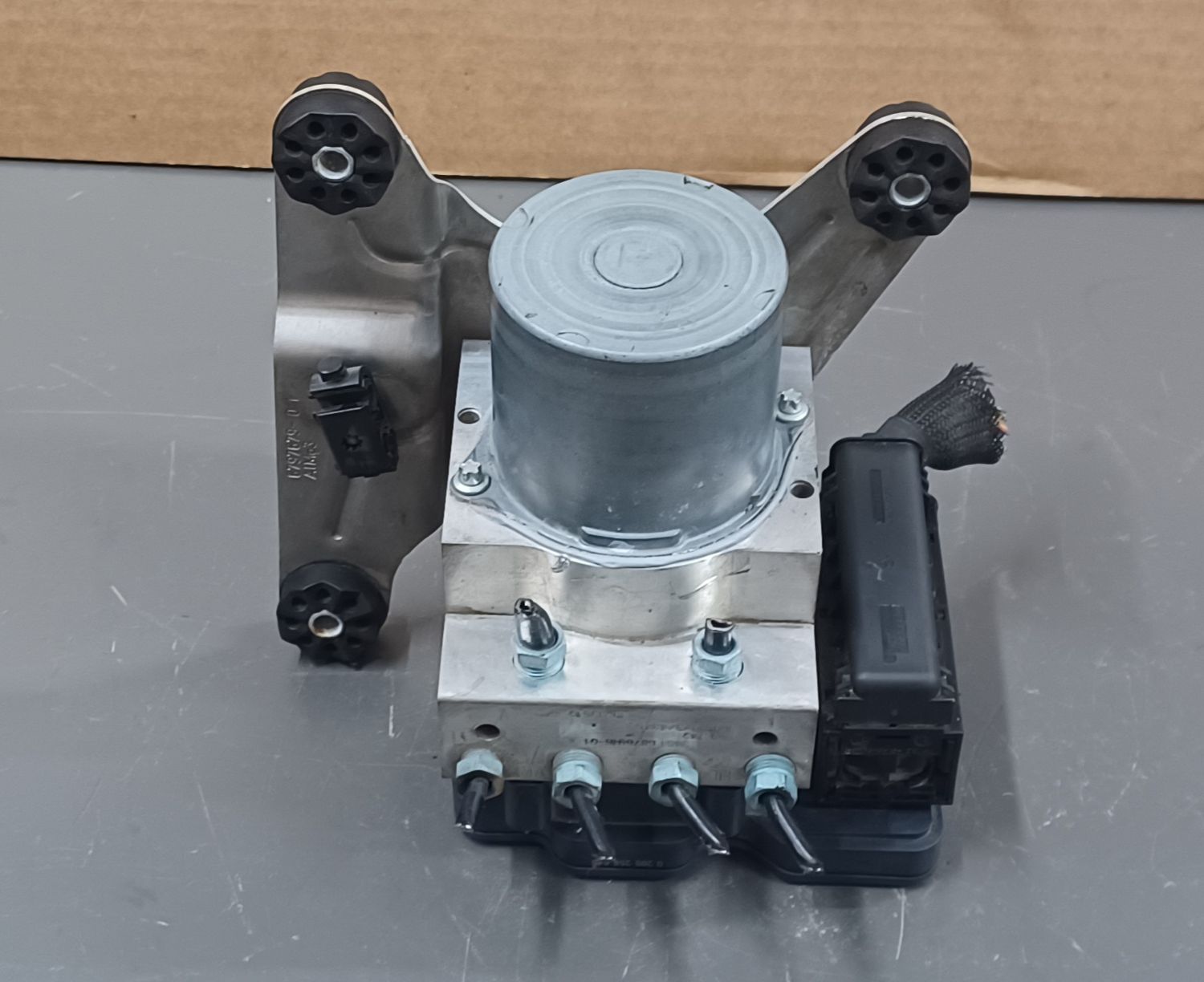 BMW F10 ABS Pump and Control Unit 6876916 Genuine Product Used