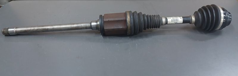 BMW X1 E84 Front Drive Shaft 7591682 Genuine Product used