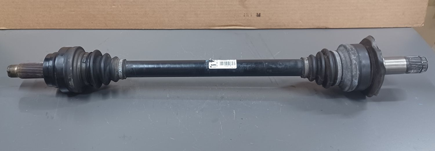 BMW X5 ,E70 Rear Drive Shaft 7564128 Genuine Product Used