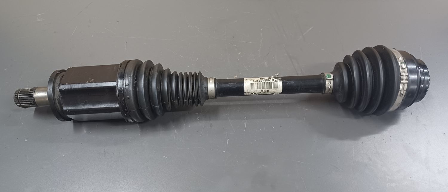 BMW G30,G31 Front Drive Shaft 9884747 Genuine Product used