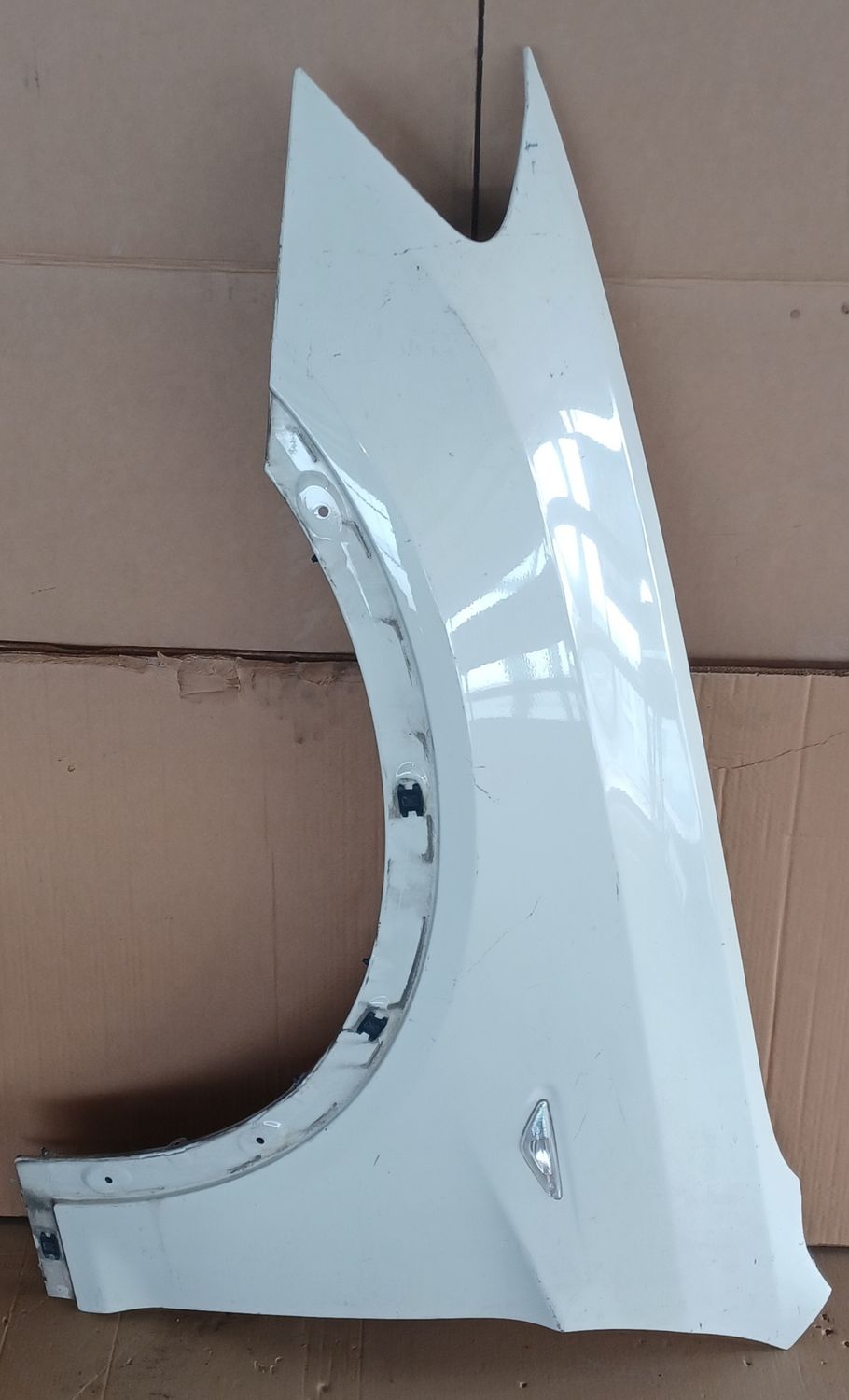 BMW F25,F26 Fender Left Side White color Genuine Product used