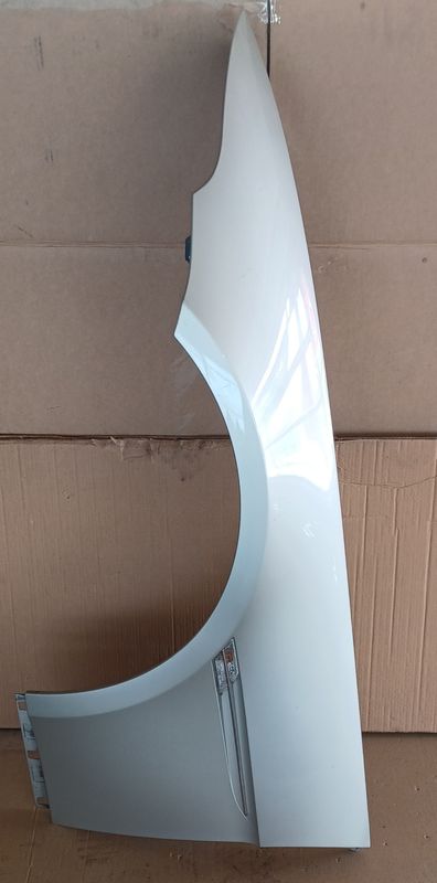 BMW E63,650,630,640-2006 to 2011- Fender Plastic Left side Silver Color Genuine Product used