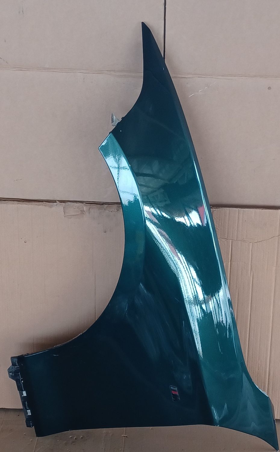 BMW F20,F22,F25 Fender 2014 to 2018 Left Side Green Color Genuine Product used