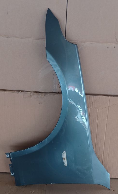 BMW E60 Fender 2004 to 2008 Left side Grey Color Genuine Product Used