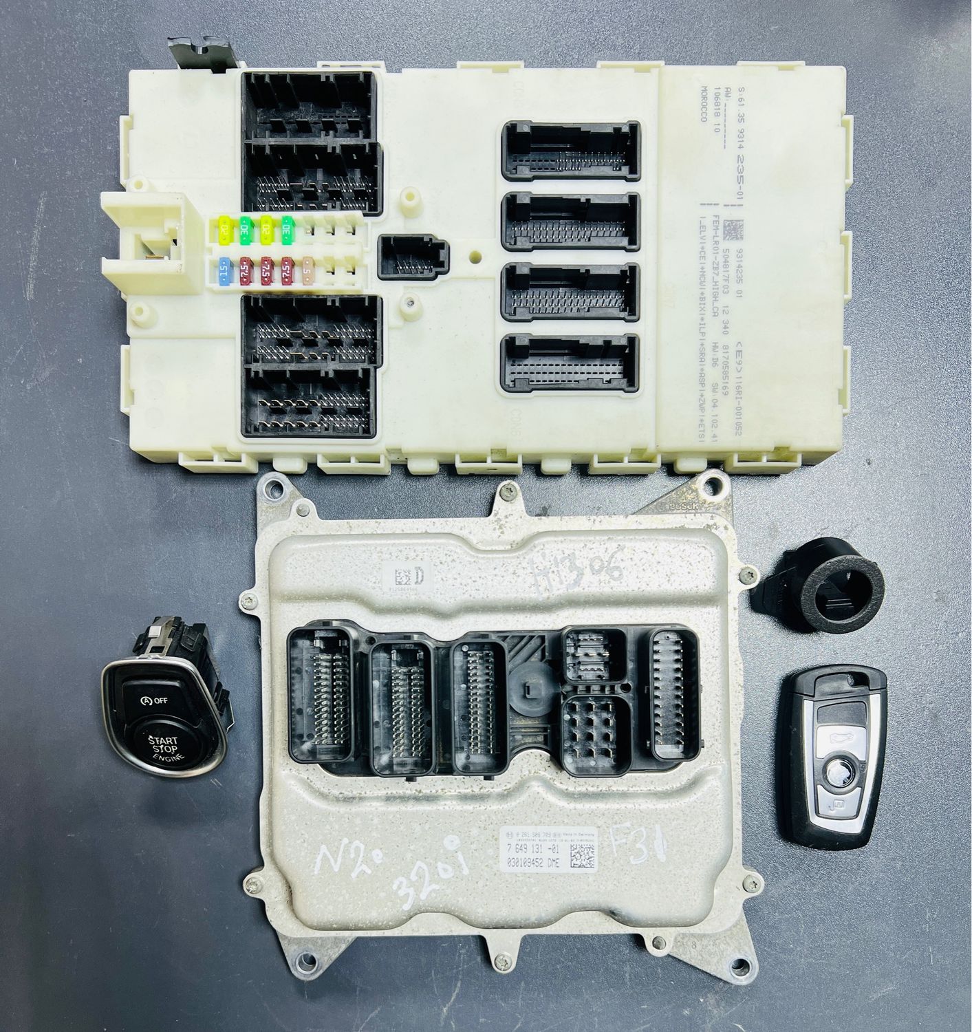 BMW 320i F30 F31 2013 N20 ENGINE CONTROL COMPUTER ECU UNIT SET DME 7649131