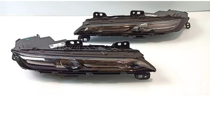9879936 9879936 new BMW 7 Series I7 G70 2023 Left Right Upper crystal Genuine Headlights