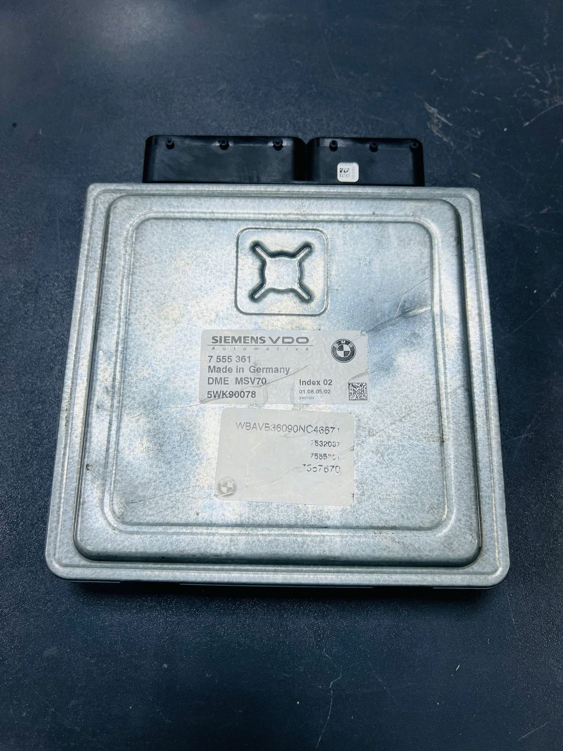 BMW 330i E90 2005 N52  ENGINE CONTROL ECU UNIT ECM DME MSV70 7555361