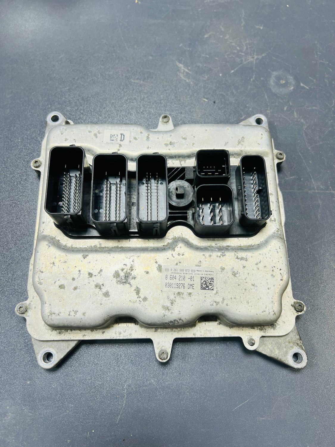 BMW 320i F30 N20 ENGINE CONTROL COMPUTER ECU ECM DME 8604210
