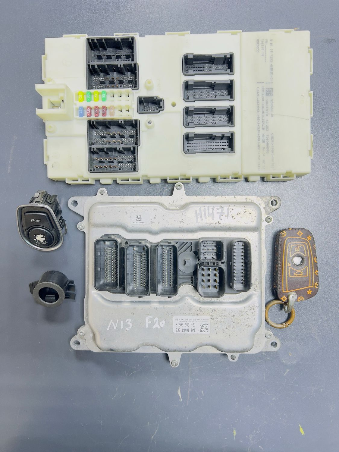 BMW 116i F20 2012 N13 ENGINE CONTROL ECU UNIT KIT DME 8603352
