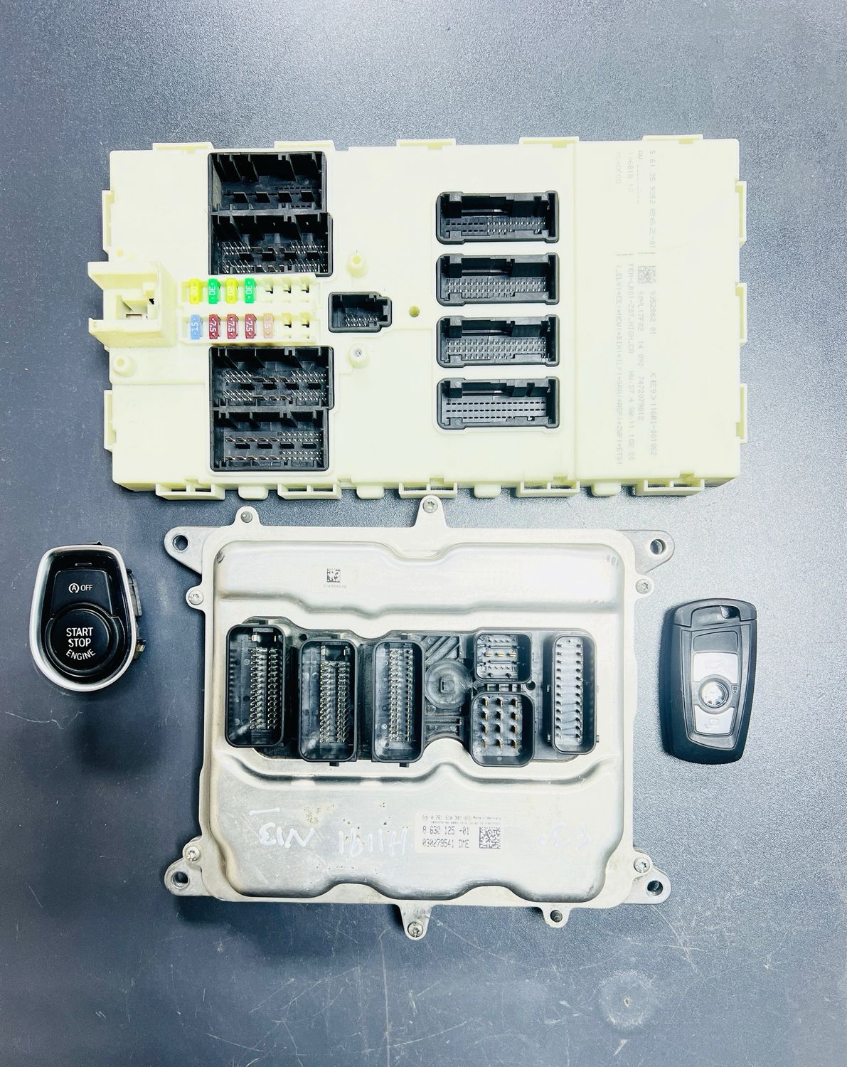 BMW 316i F30 2014 N13 ENGINE CONTROL ECU UNIT KIT DME 8630125