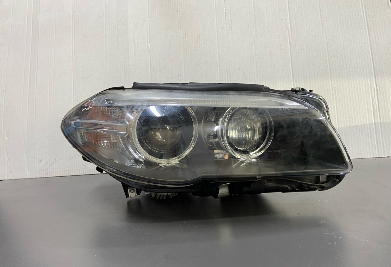 BMW 528i 528xi 535xi 530i 5 Series F10 F11 Headlight Right Side LED 7378516 Used Item