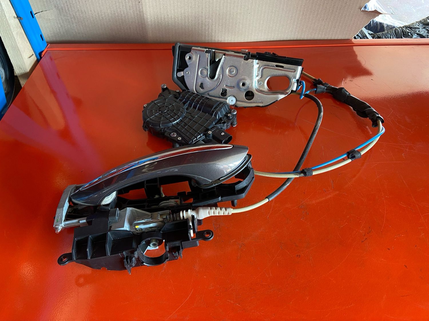 BMW 7 Series F01 F02 Rear Exterior Left Side Door Handle And Lock 718227 Used