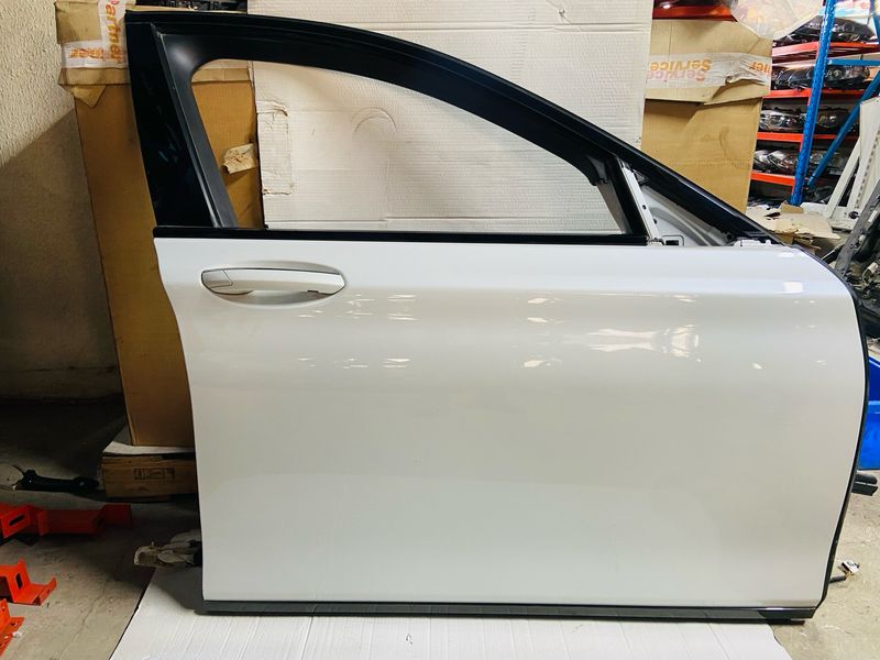 BMW G12 Front Right Side Door White Color Good Condition