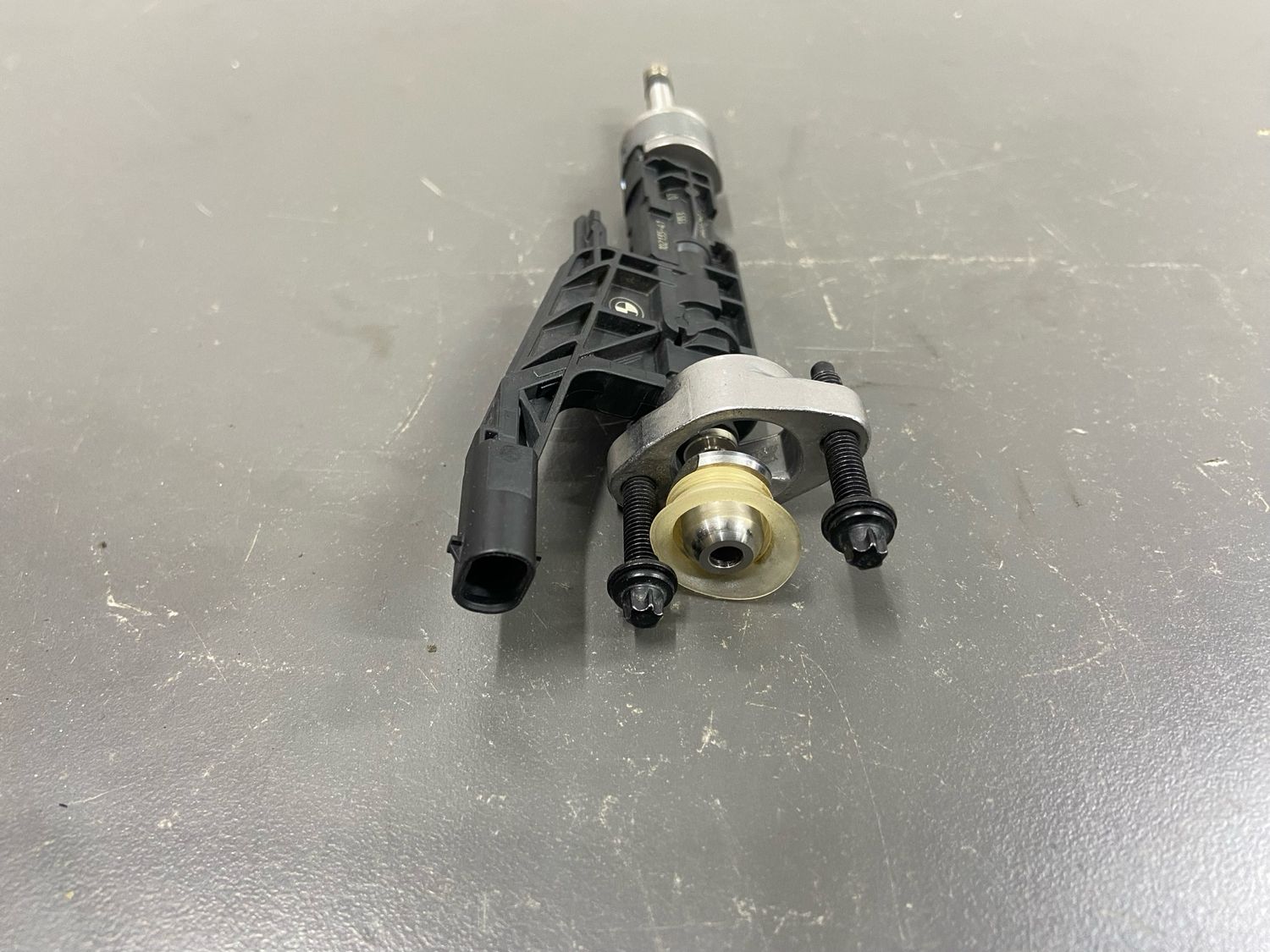 BMW G20 G30 G01 G02 Fuel Injector 8656548 Genuine Used