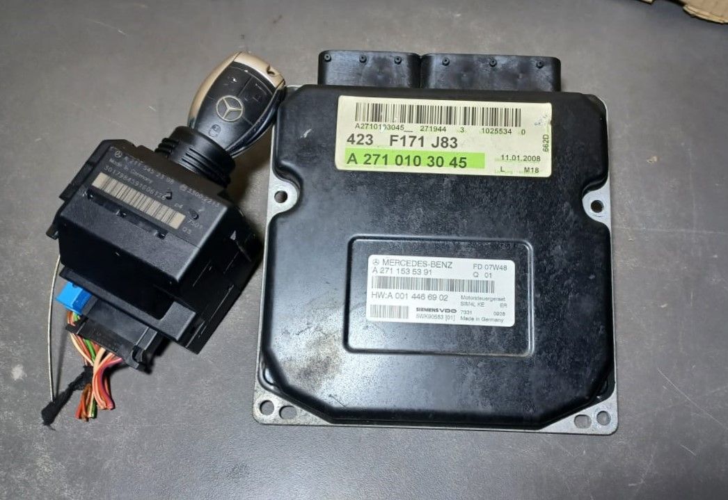 2007-2009 Mercedes-Benz W171 SLK ECU Engine Control Module Ignition Key Set  A271 010 30 45 OEM