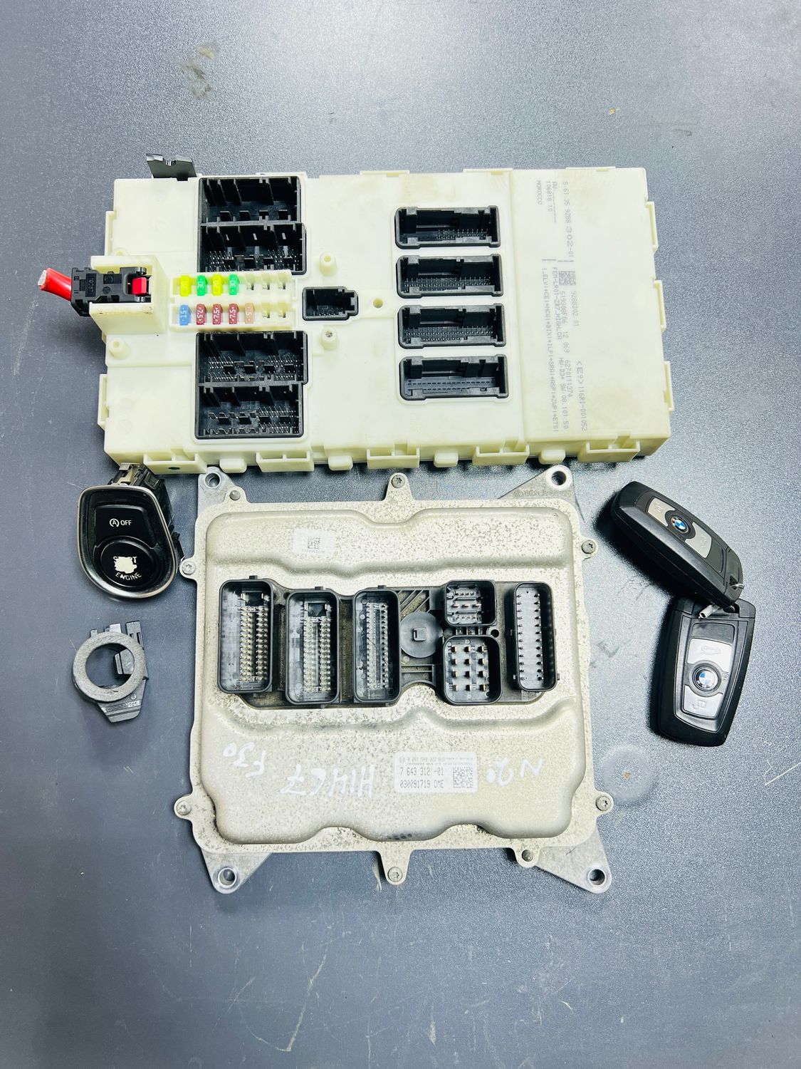 BMW 320i F30 2012 N20 ENGINE CONTROL ECU UNIT KIT DME 7643312