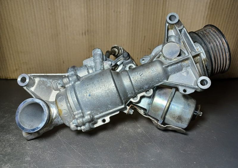 Water Pump For Mercedes-Benz M274 W204 W205 W207 W212 W253 GLC SLK A274 200 08 00